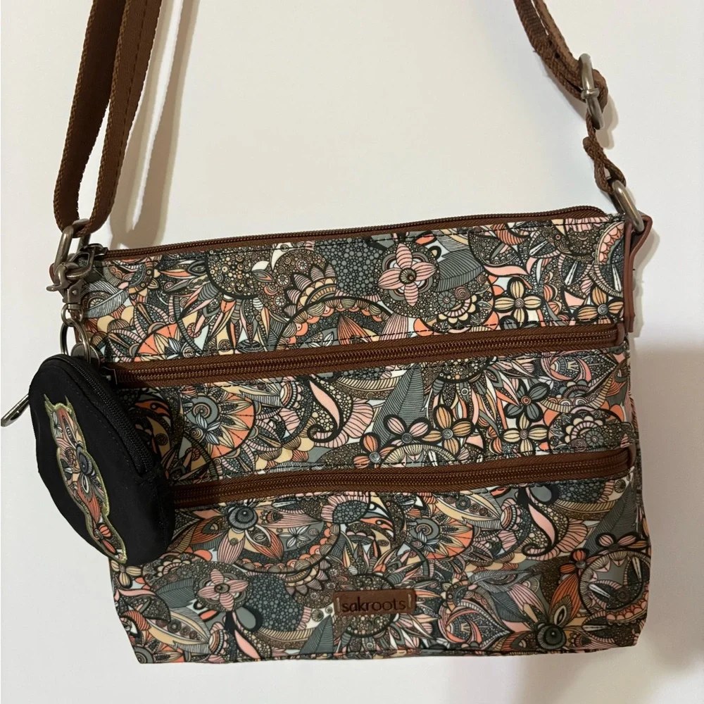 Sakroots Artist Circle Flat Crossbody Floral Patterned Shoulder Bag